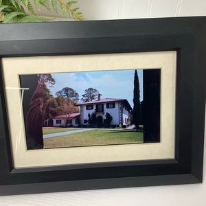 Optimus 7” digital photo frame.